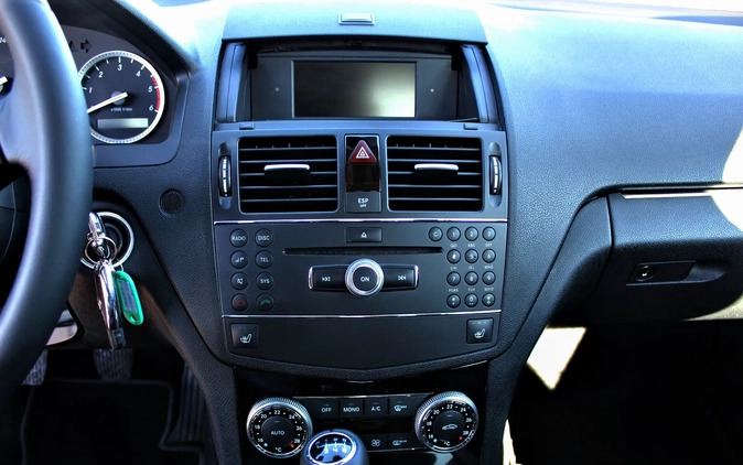 Mercedes-Benz Klasa C cena 24900 przebieg: 245035, rok produkcji 2007 z Ostrzeszów małe 254